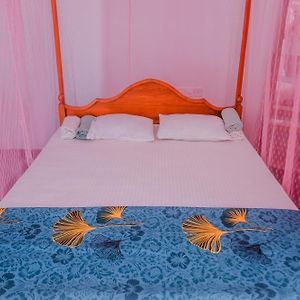 Budget Zimmer mit Kingsize-Bett